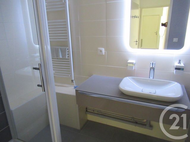Afficher la photo en grand Appartement F3 à vendre - 3 pièces - 68.64 m2 - MONTBELIARD - 25 - FRANCHE-COMTE - Century 21 D.S.I.