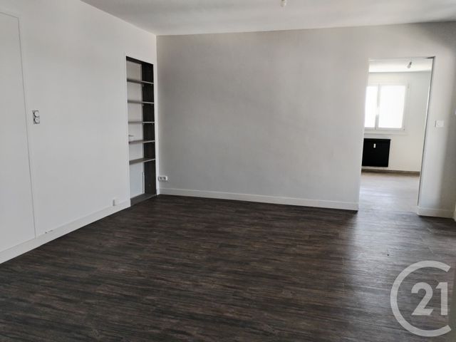 Appartement F3 à vendre - 3 pièces - 73.6 m2 - SOCHAUX - 25 - FRANCHE-COMTE - Century 21 D.S.I.
